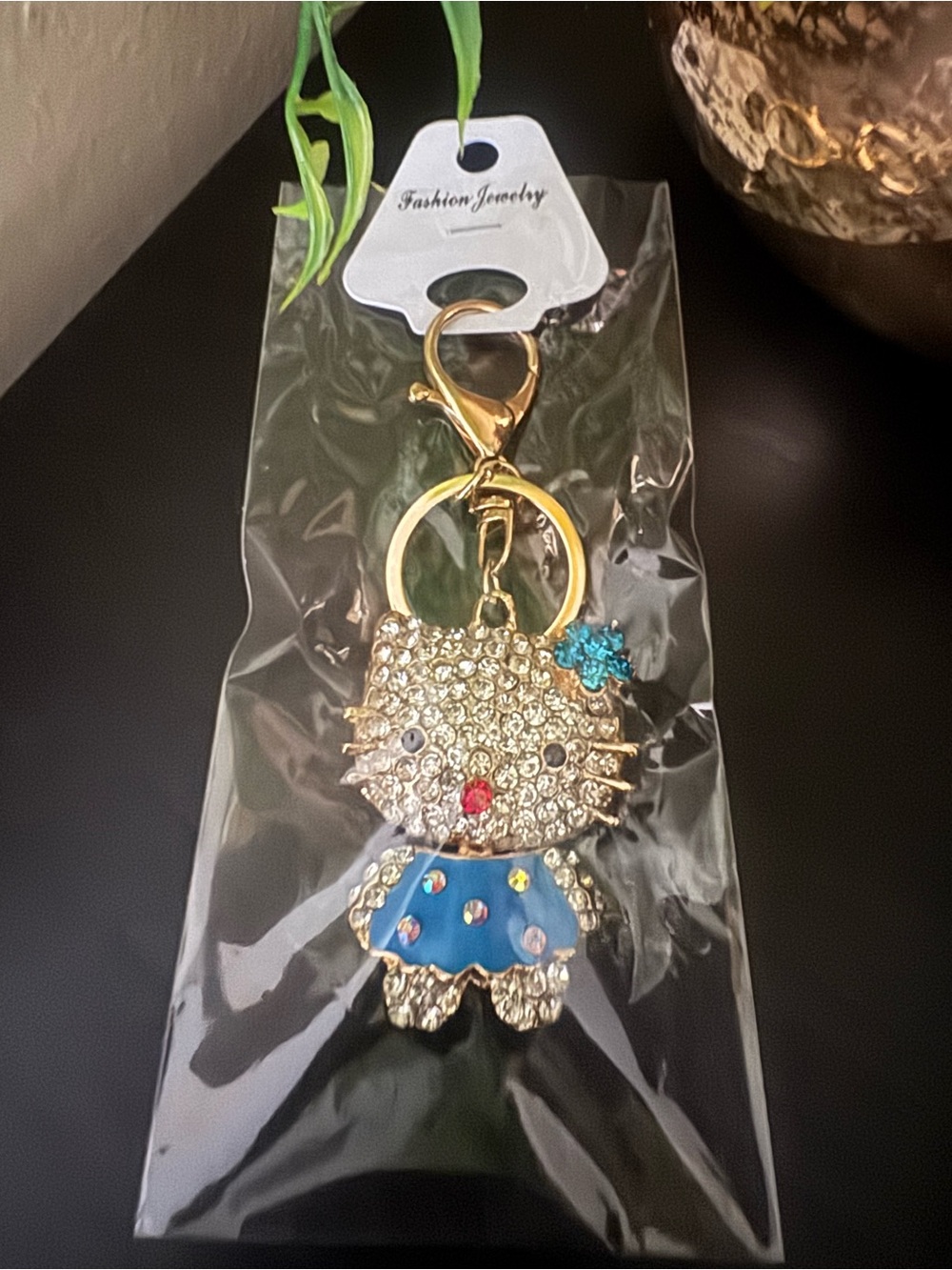 Fashion Jewelry Gold Crystal Kitty Keychain with Blue Dress and Teal Bow